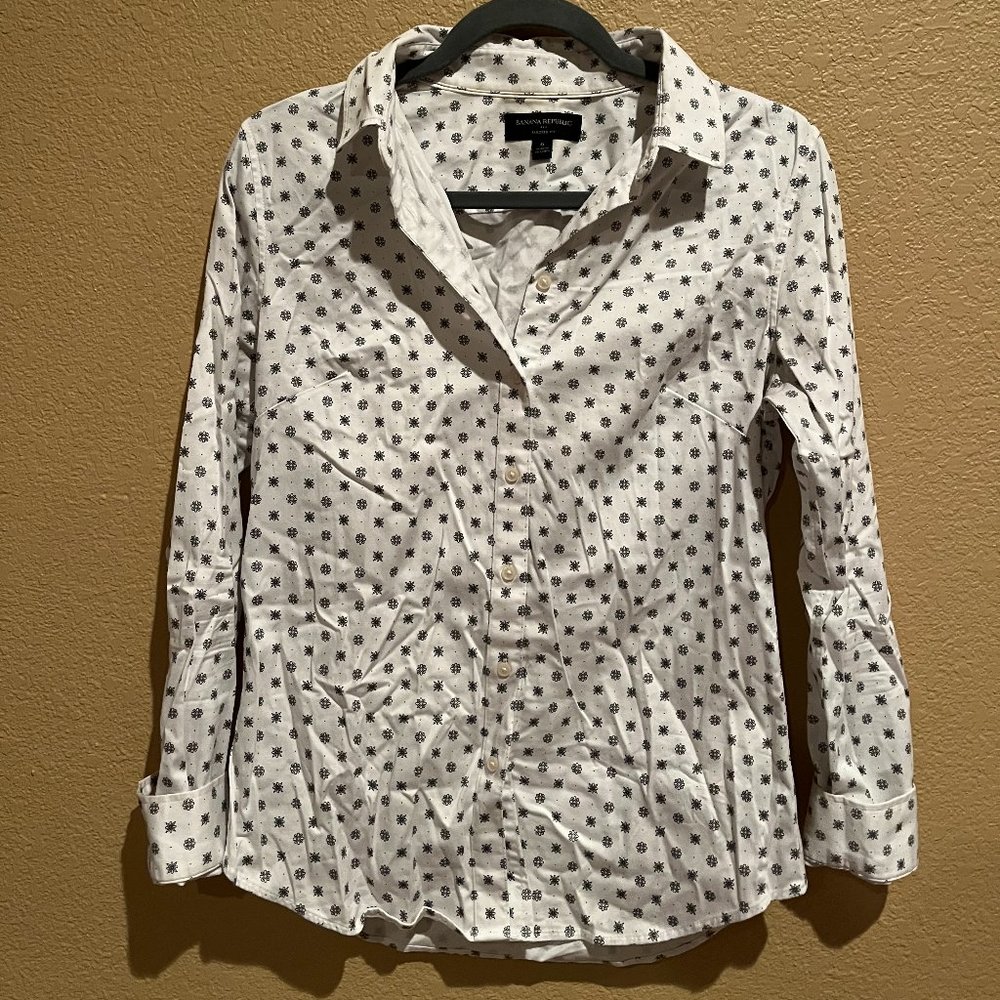 Banana Republic Patterned Tailored Fit Button Down